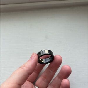 Oura Ring Gen 3 – Size 7, Black – Excellent Condition!
